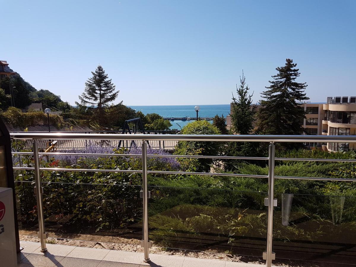 Family Hotel Venera Kavarna Exterior foto