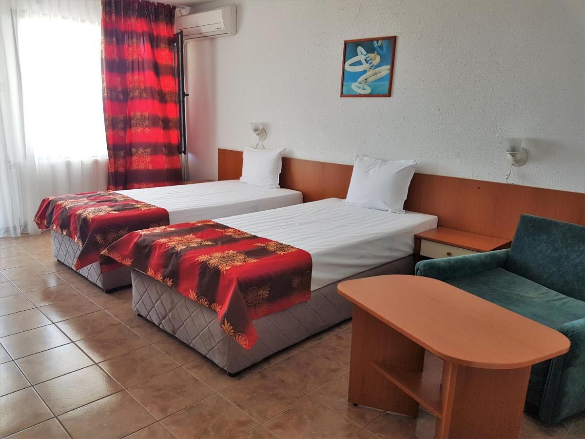 Family Hotel Venera Kavarna Exterior foto