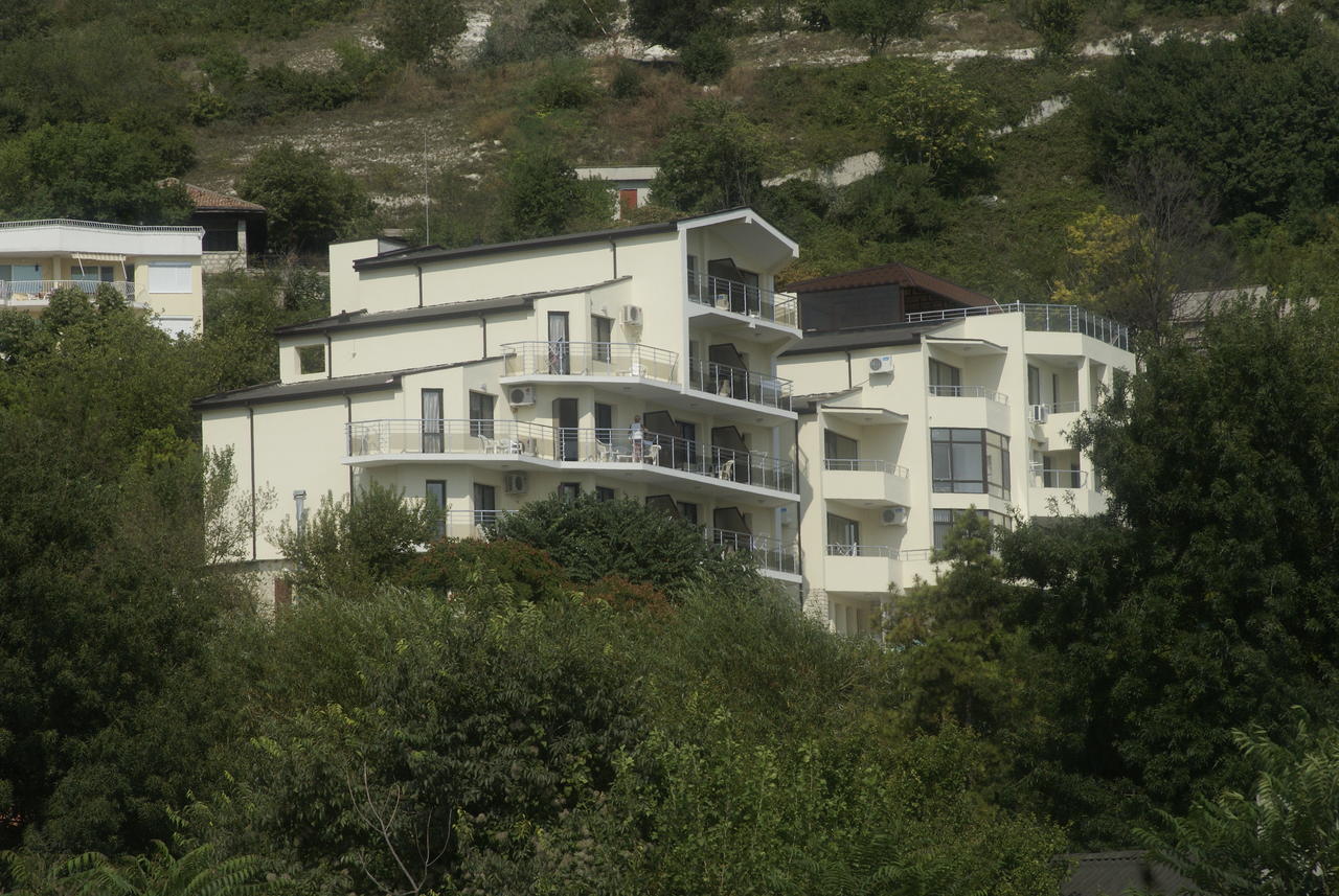 Family Hotel Venera Kavarna Exterior foto